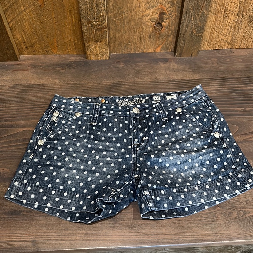 Dotted shorts
